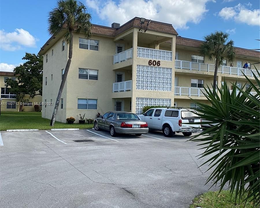 1st image of 606 SW Natura Blvd APT 106