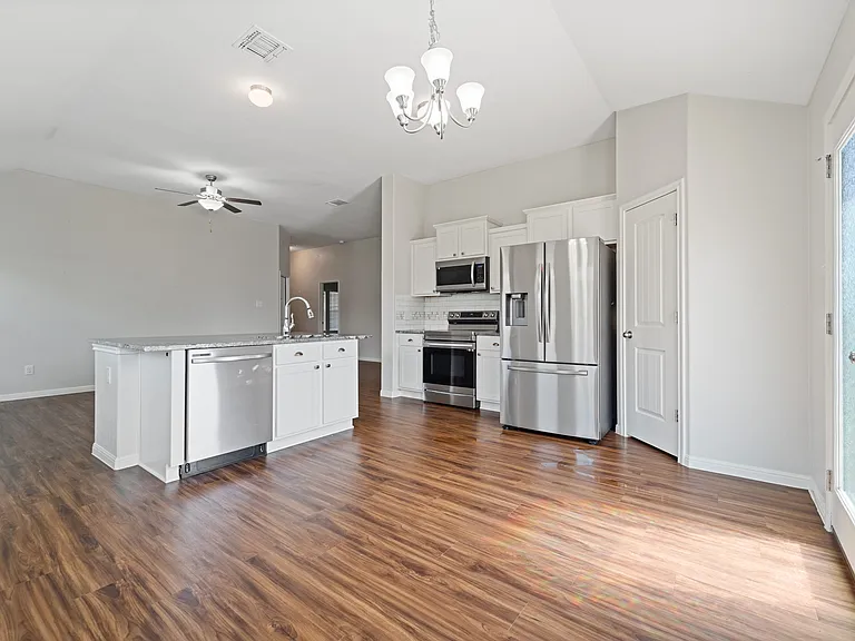 6607 Catherine Dr — Photo 8