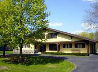 726 Hillcrest Dr, Dundee, IL 60118