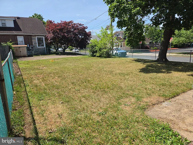 14 E Evesham Rd — Photo 11