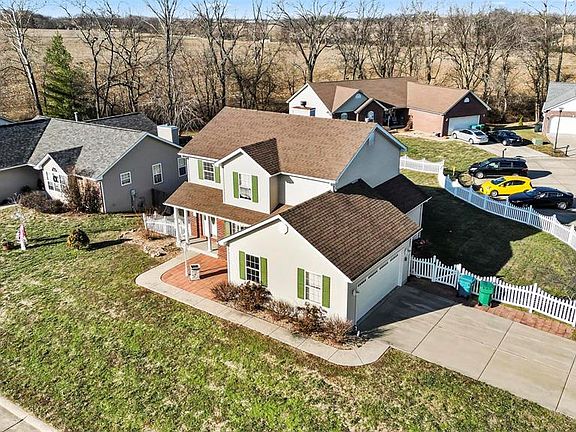 2nd image of 202 Sun Valley Dr