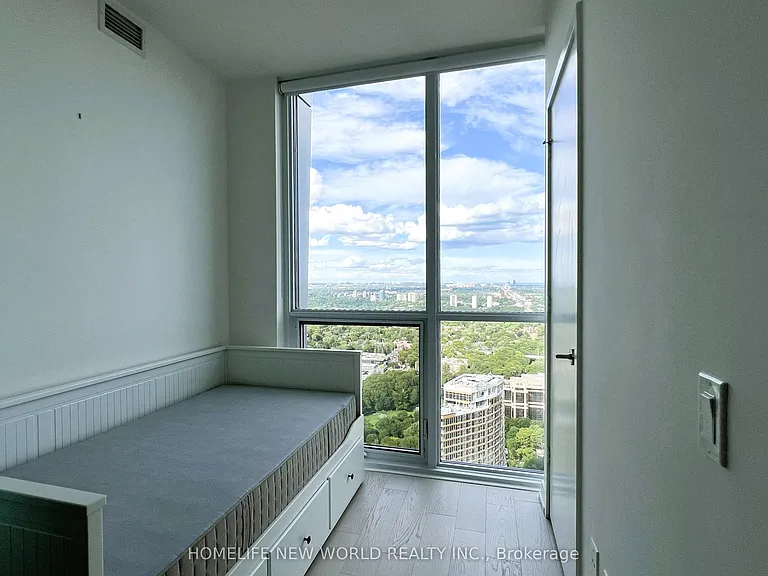1 Yorkville Ave #4608 — Photo 7