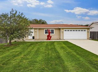 255 S 21st Street Ct, Marion, IA 52302
