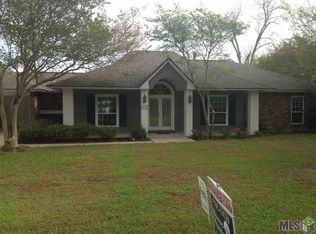 2236 Riverside Dr, Port Allen, LA 70767