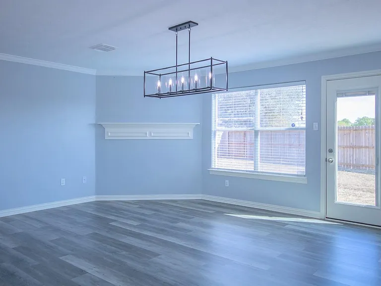 2814 Morton Cove Ln — Photo 10
