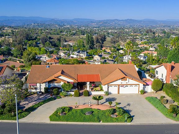 2nd image of 2233 Cortina Cir