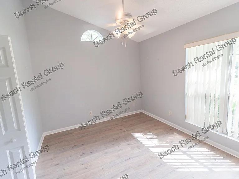 6661 Wisteria Dr — Photo 10