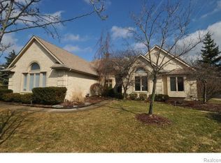 27260 Hampstead Blvd, Farmington Hills, MI