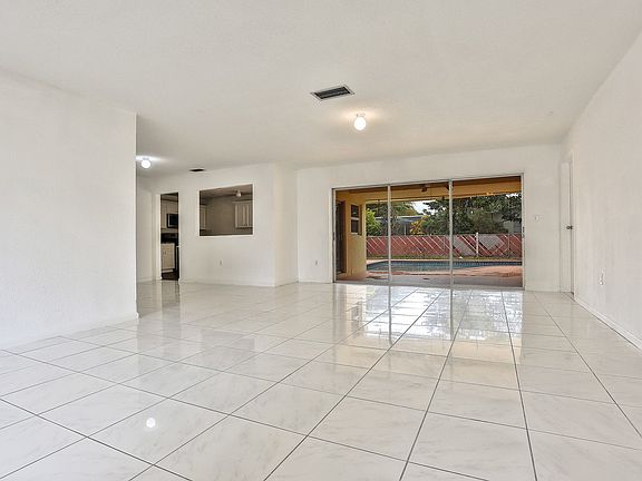 5th image of 2301 NW 84th Way