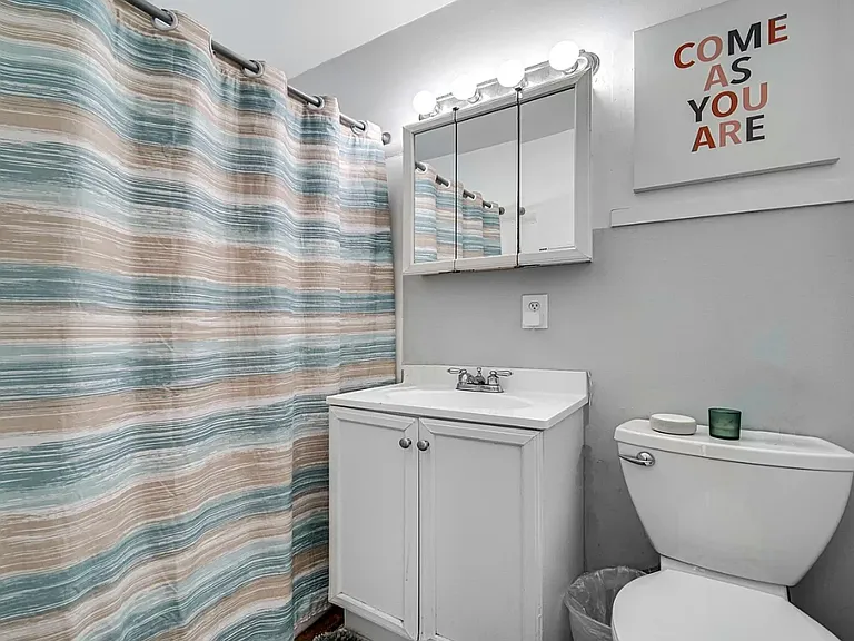 301 E North St #2 — Photo 6