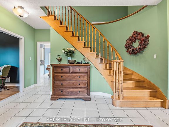 4th image of 19 Jean St