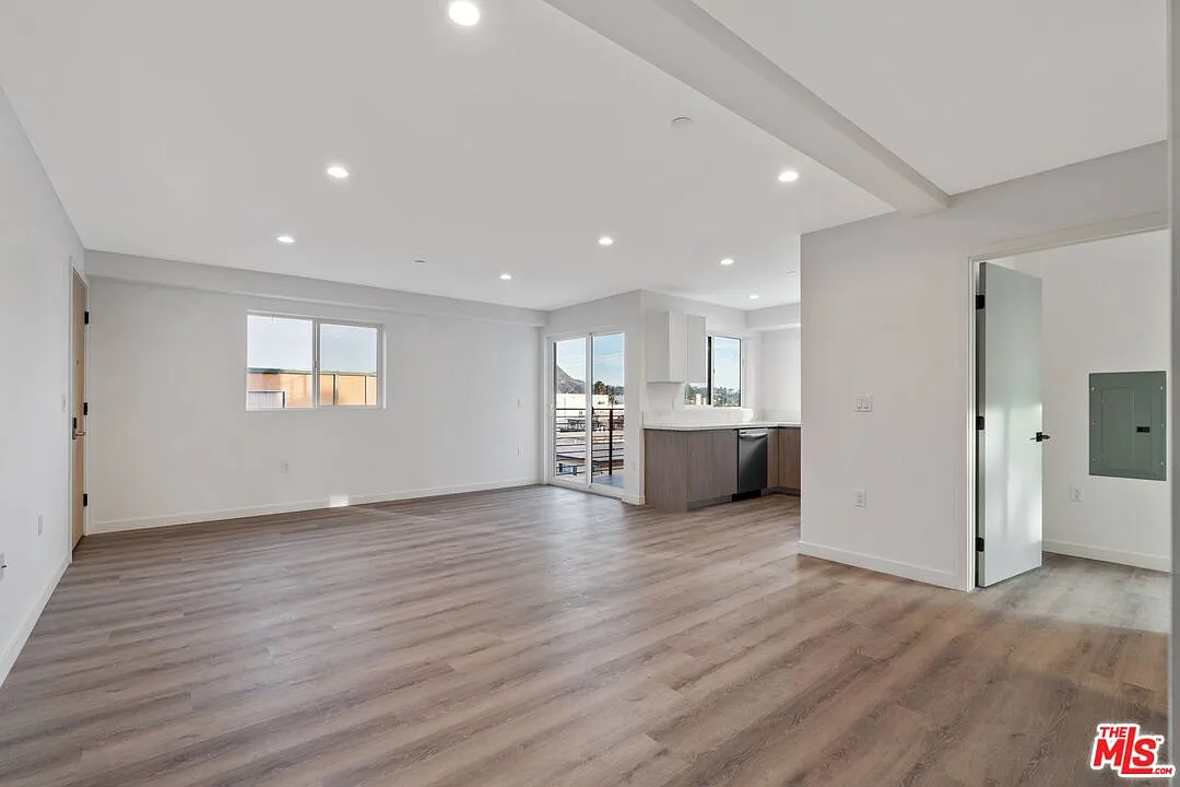 1 bed, 1.0 bath, 781 sqft, $2,595 — Photo 4