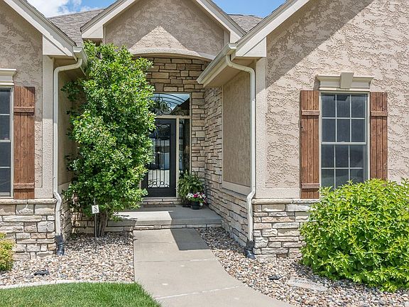 5th image of 14507 Brookshire Dr