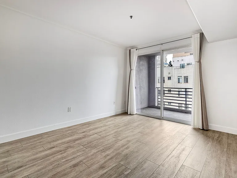 1643 6th Ave #402 — Photo 12