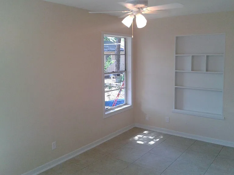 354 E Craig Pl — Photo 6