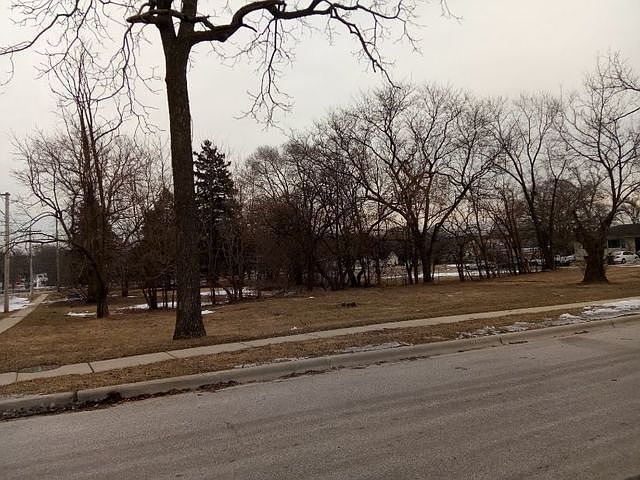 2nd image of 297 W Division St