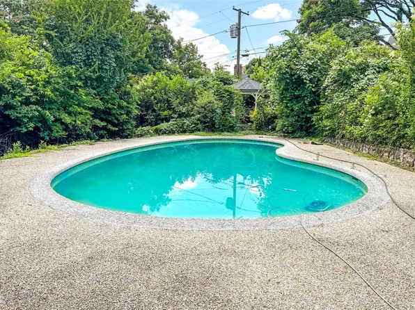 437 Glen Oaks Cir, Dallas, TX 75232