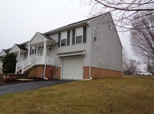 26 Cold Stream Dr, Lancaster, PA 17603