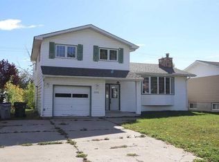 5505 N 13th Ave, Edson, AB T7E1H7