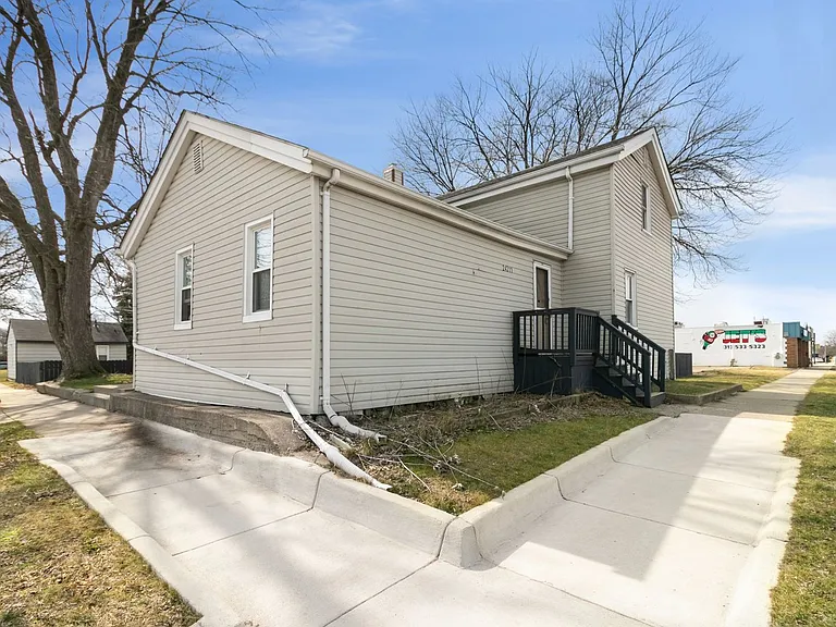 24311 Plymouth Rd — Photo 13