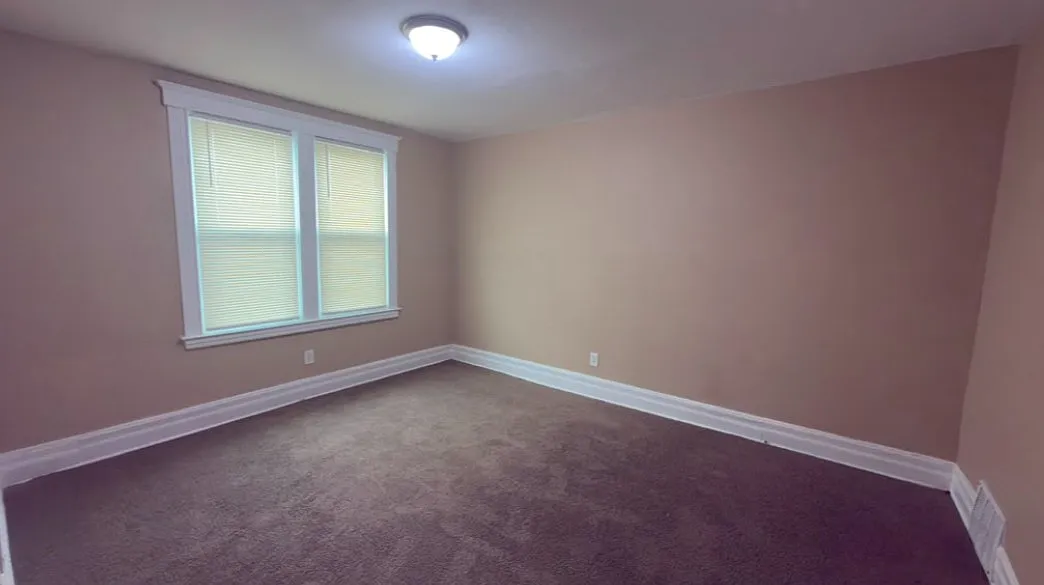 3 bed, 1423 sqft, $1,300 — Photo 4