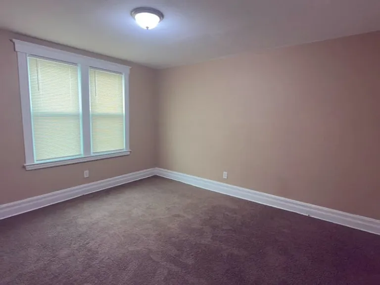 2152 Fairview St — Photo 4