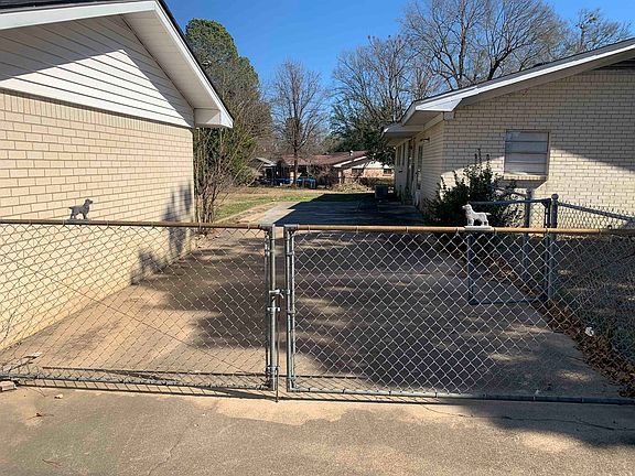 3rd image of 142 Royale Dr