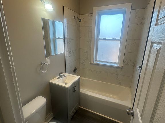 3rd image of 5948 Park Pl #206
