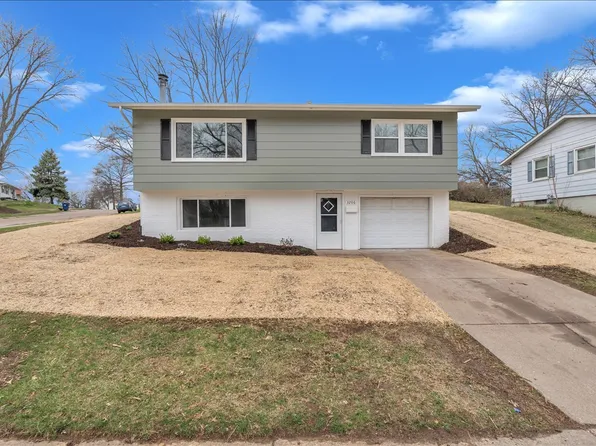 3206 Magnolia Ct, Bettendorf, IA 52722
