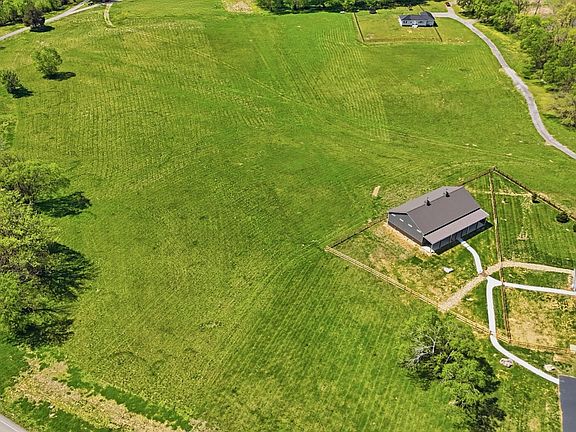 3rd image of 2910 Cairo Bend Rd