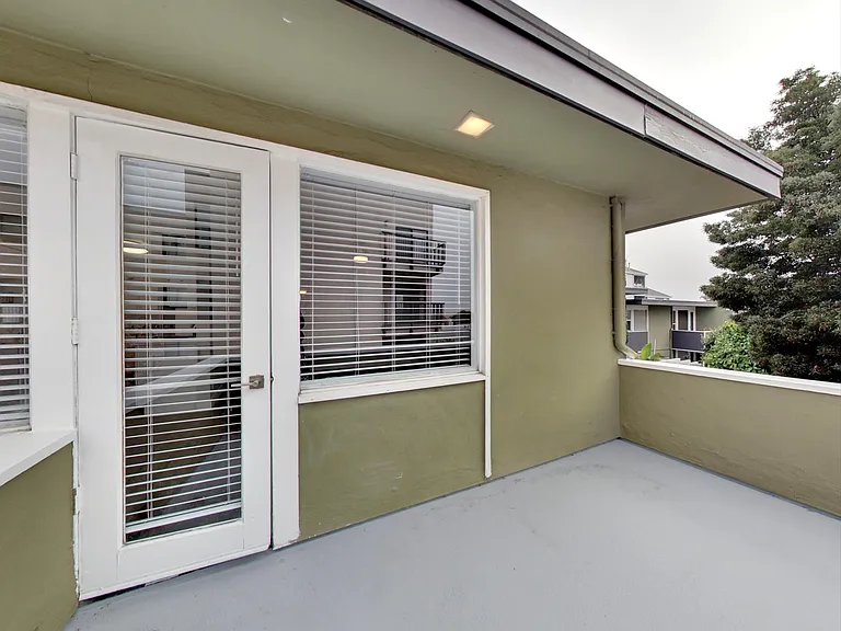 311 Lester — Photo 22