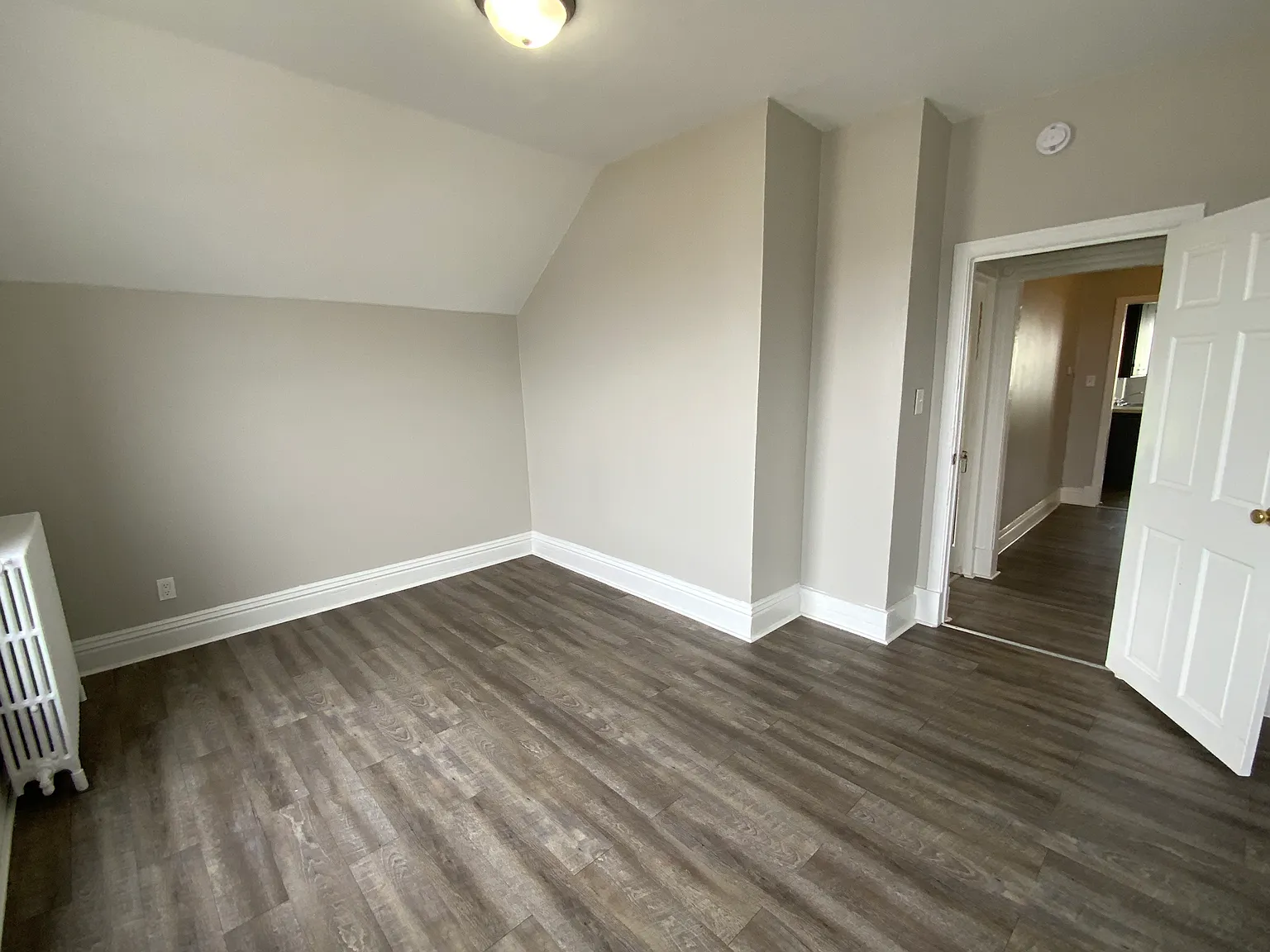 2 bed, 1.0 bath, $1,080 — Photo 3