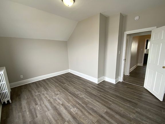 3rd image of 1905 W 1st St #2