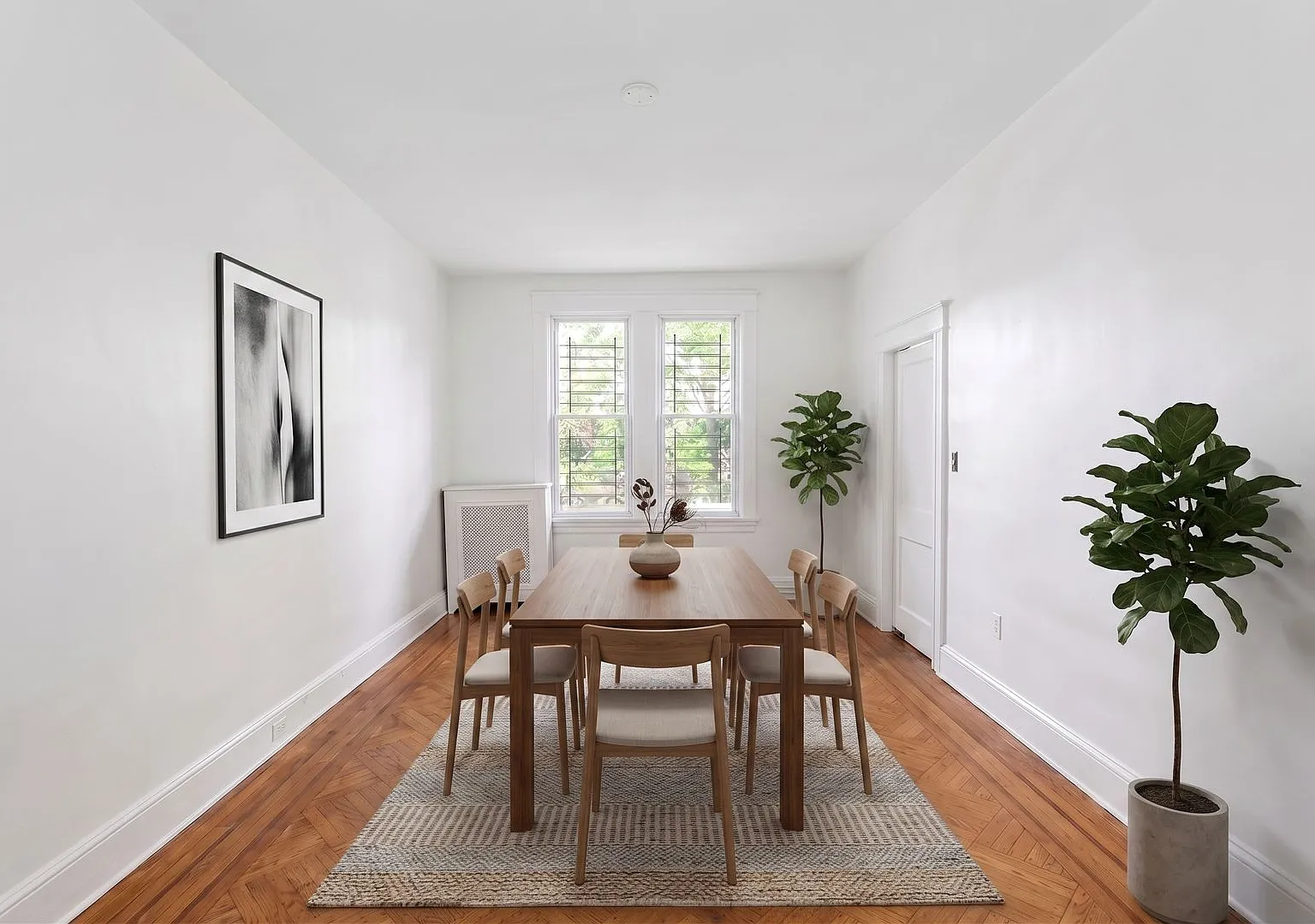 2027! Off Campus Charles Village 4bd/1ba Home with W/D, HW and more! — Photo 3