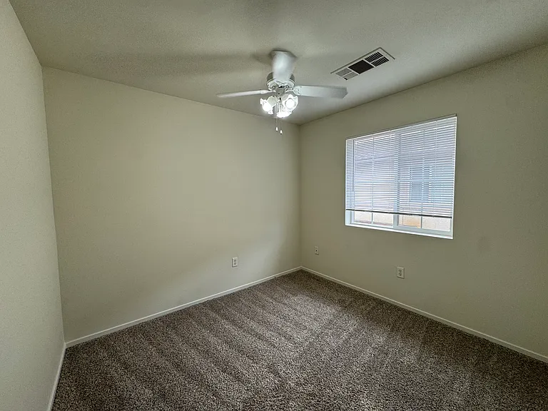 600 Hosking Ave (Golden Valley Luxury Apartments) — Photo 13