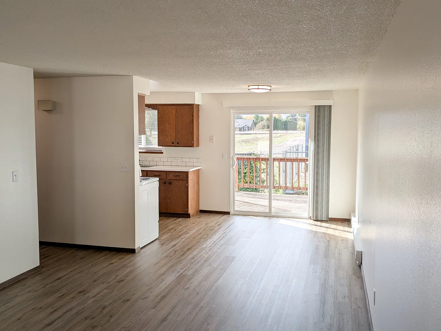 38876 N Main St — Photo 1