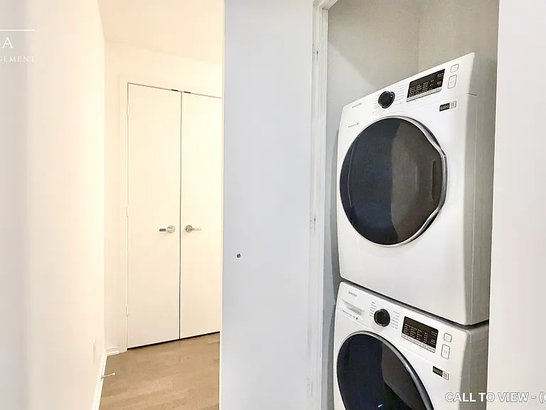 1 Bloor St E #524 — Photo 15