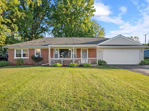 48085 Meadow Ln, Chesterfield, MI 48051