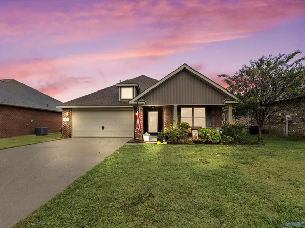 83 Olde Dogwood Trl, Decatur, AL 35603