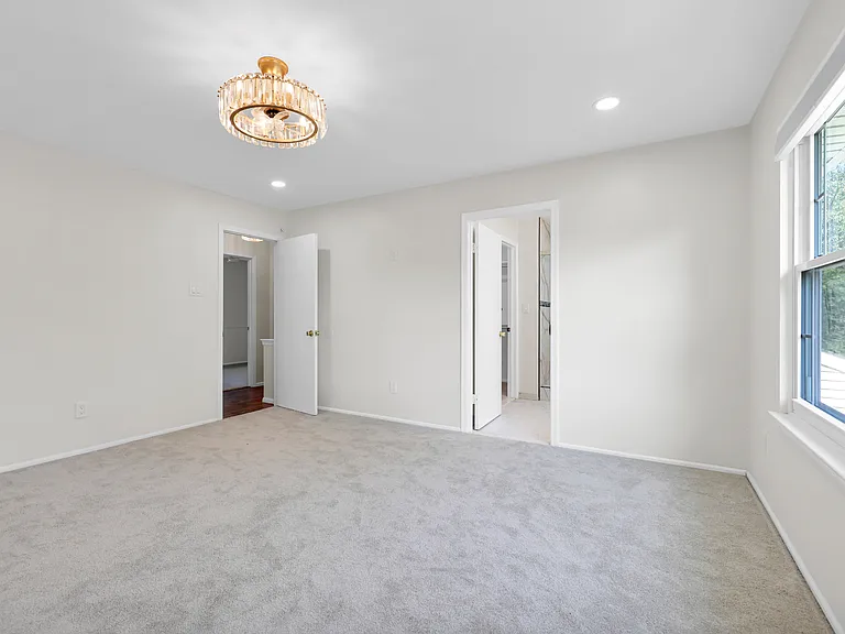 19 Pierson Dr — Photo 17