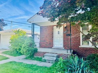 18070 Prosper Ave, Eastpointe, MI 48021