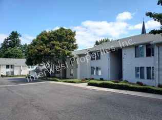 9943 NE Prescott St #6, Portland, OR 97220