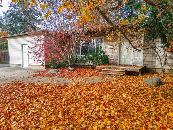 1533 Lenora Dr, Medford, OR 97504