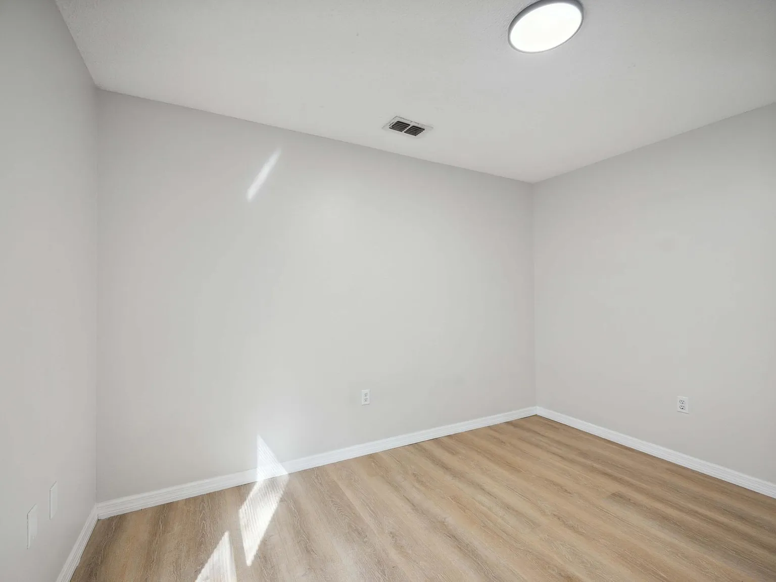 4107 11th Avenue East - 1 — Photo 2