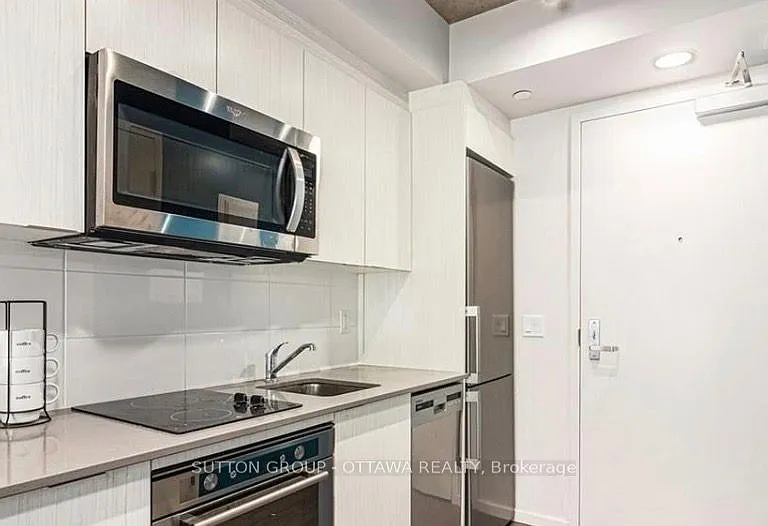 105 Champagne Ave S #2208 — Photo 11