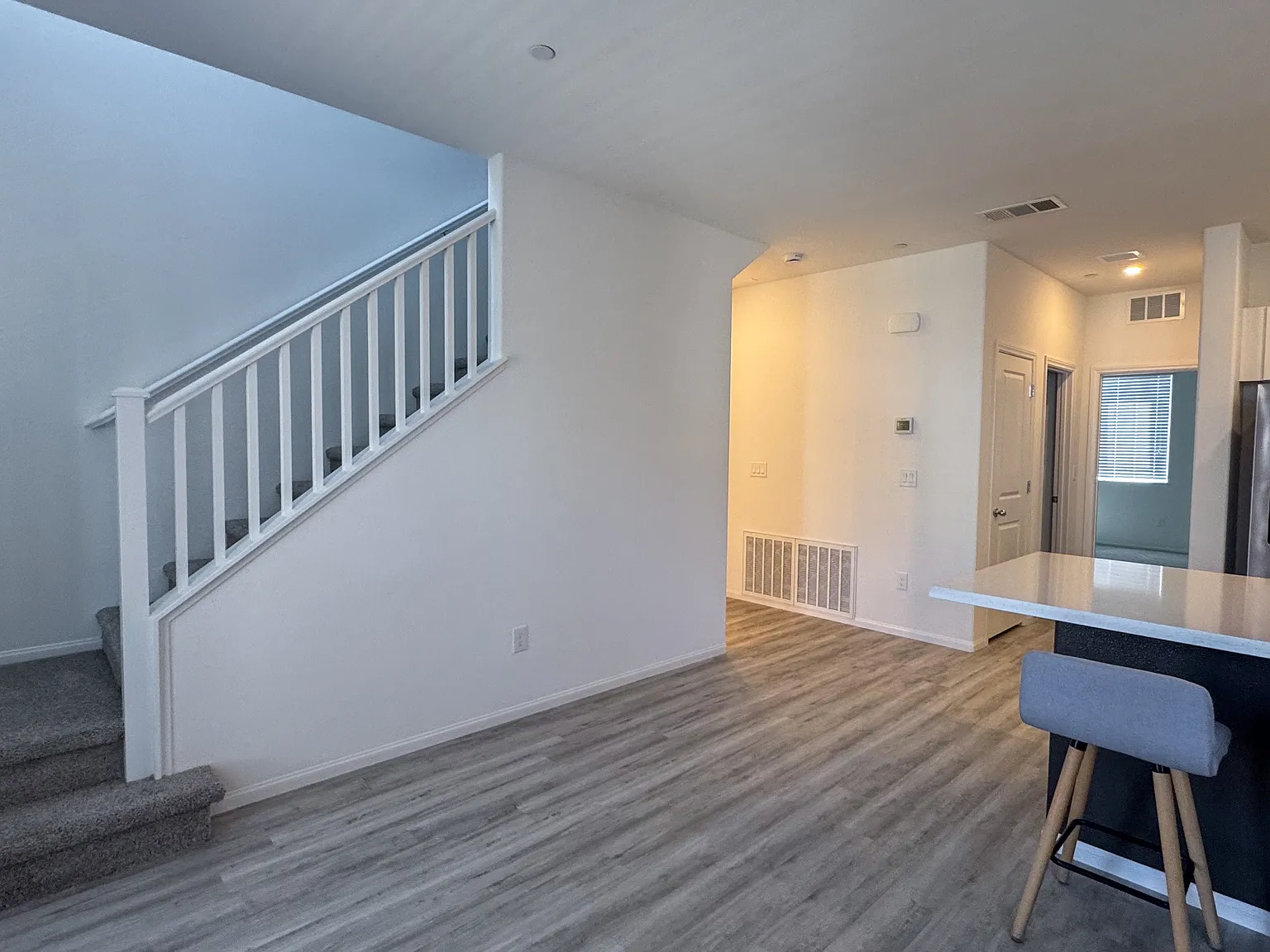 4 bed, 3.5 bath, 2044 sqft, $2,495 — Photo 4