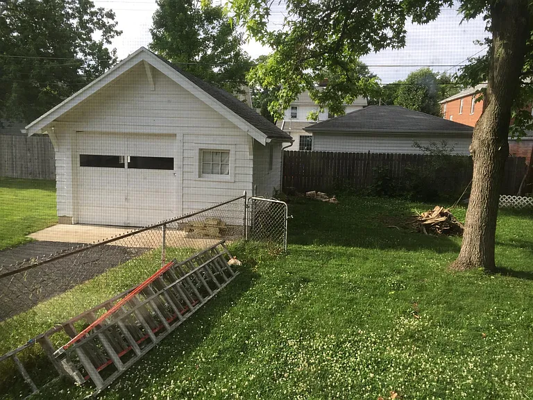 225 Wiltshire Blvd — Photo 19
