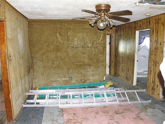 2nd image of 1158 Redbird Ln