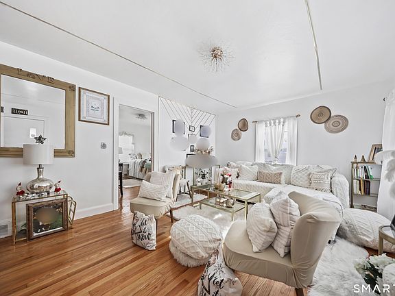 2nd image of 17 Rosedale Avenue