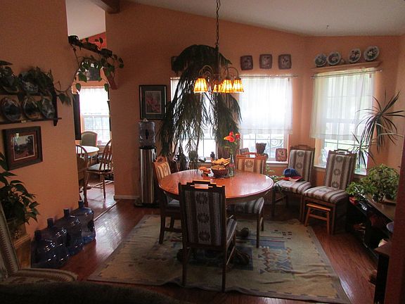 3rd image of 144 Pear Ct